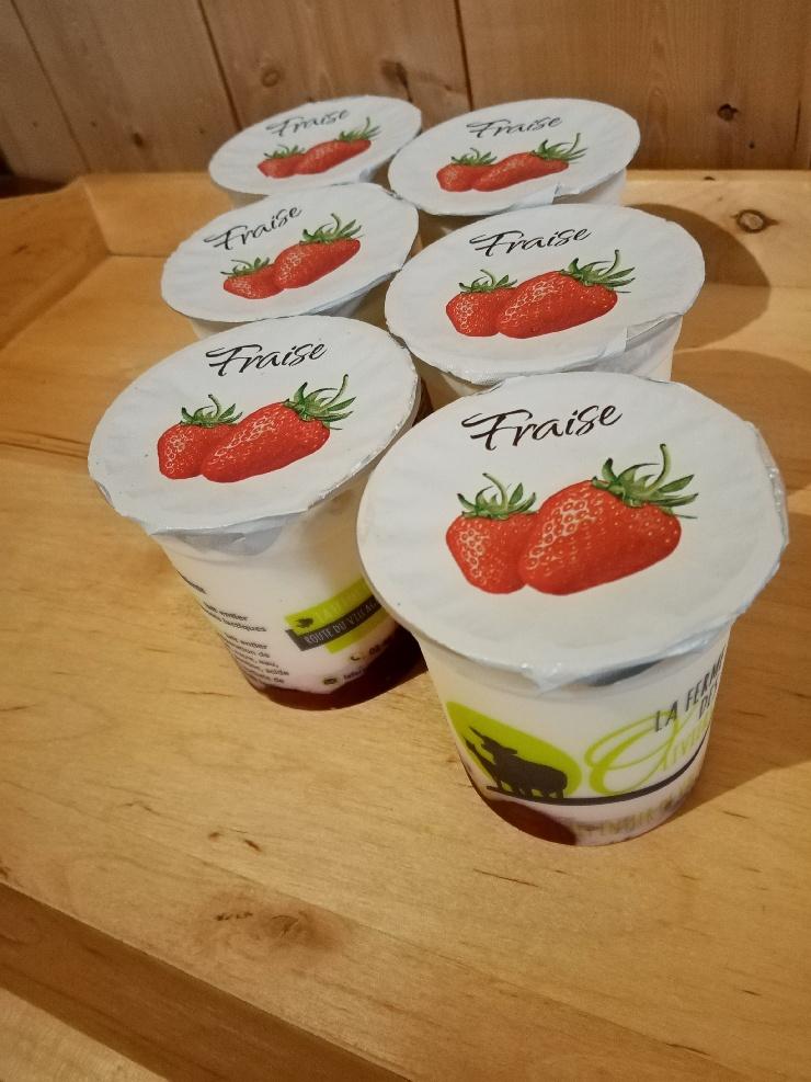 Yaourt au lait entier de vache fraise